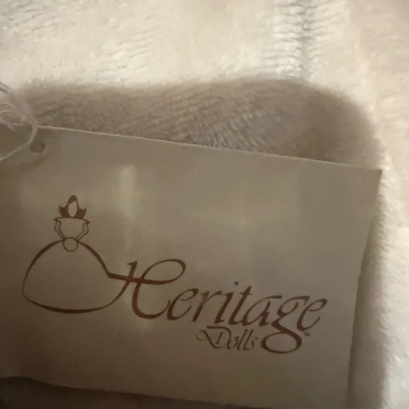 Heritage Dolls Elegant Collectible - Picture 4 of 4